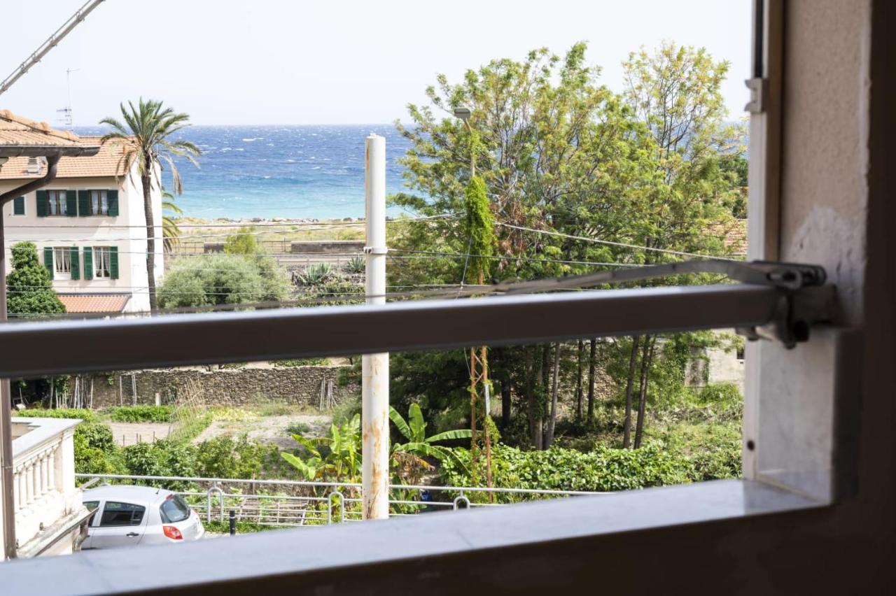 Casa Ambra Mare Lägenhet Bordighera Exteriör bild