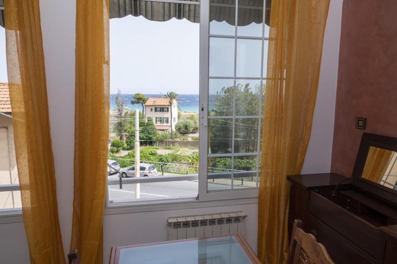 Casa Ambra Mare Lägenhet Bordighera Exteriör bild