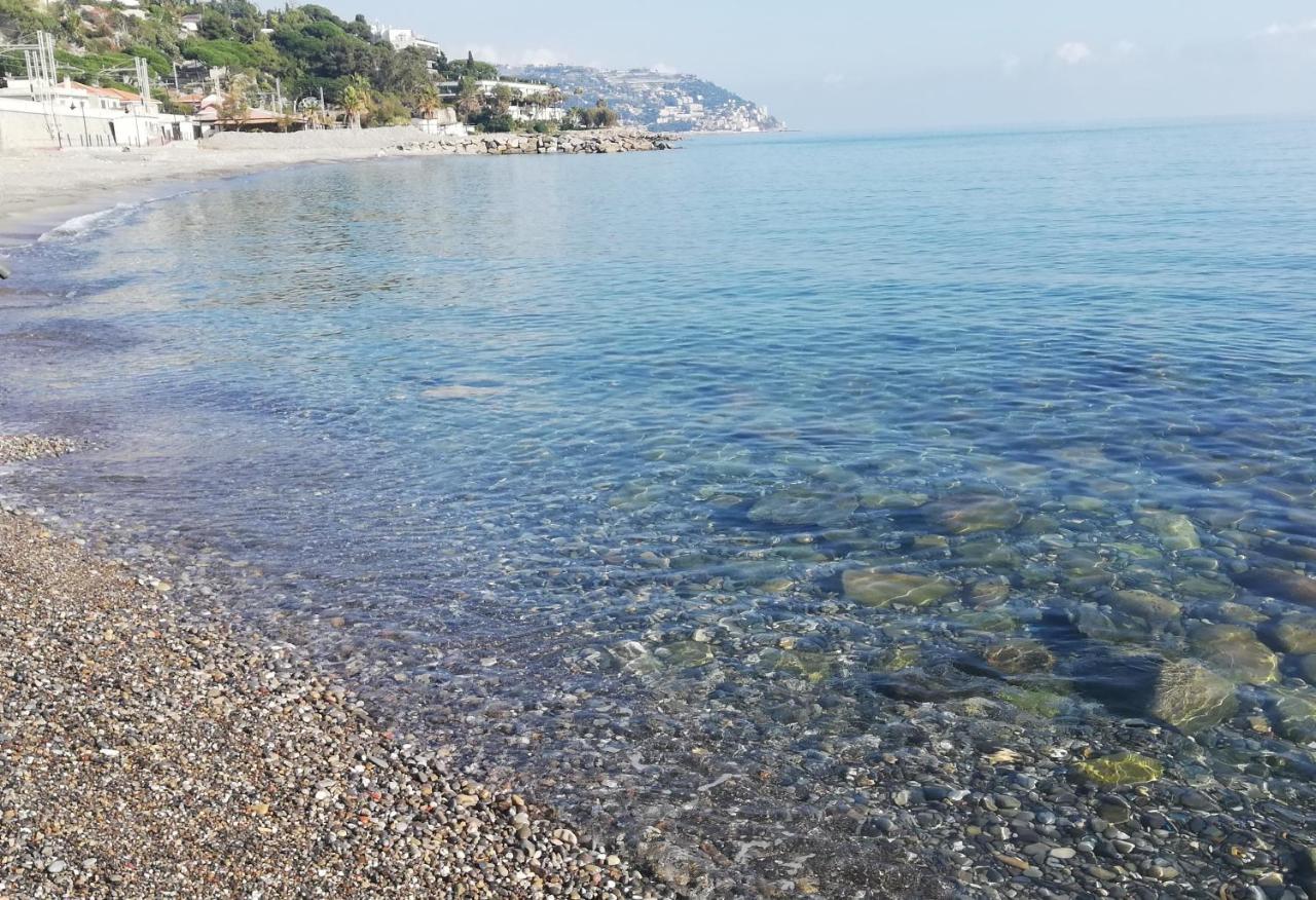 Casa Ambra Mare Lägenhet Bordighera Exteriör bild